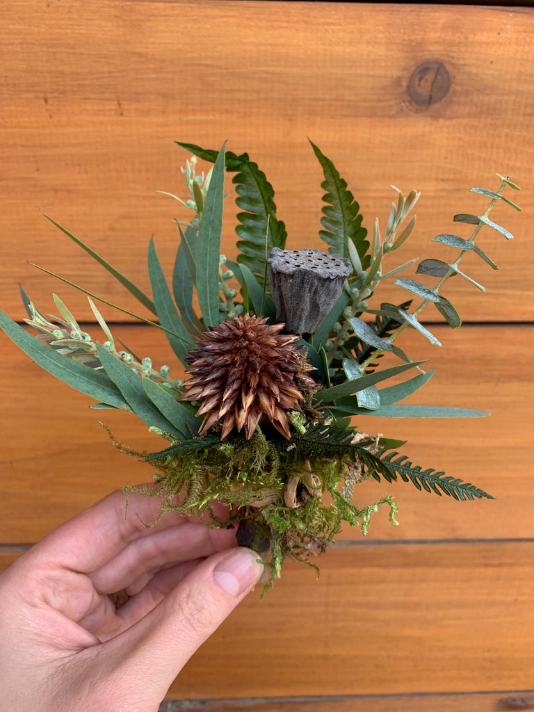 Boutonniere Bills House of Flowers